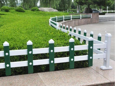 PVC草坪护栏6